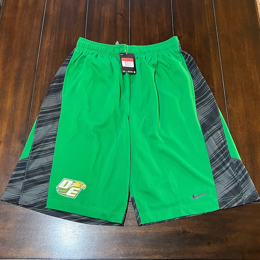 RARE 2013 NWT NIKE DRI-FIT SPEED FLY XL GREEN DELAWARE EAGLES FOOTBALL SHORTS L